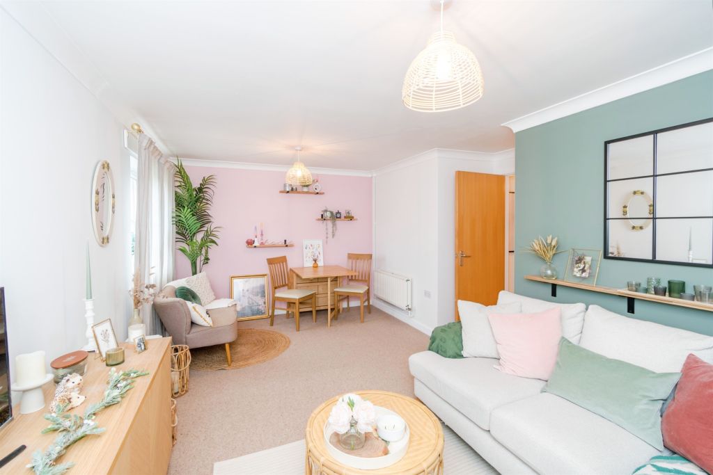 Property photo 3 of 17