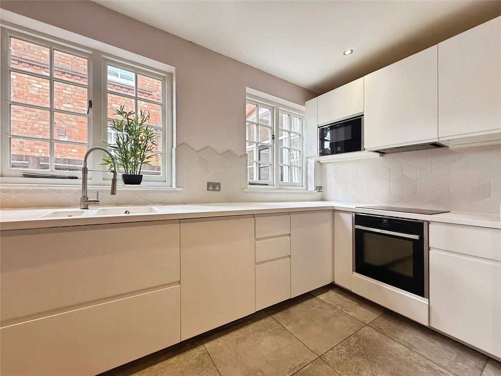 Property photo 2 of 15 Picture No. 10