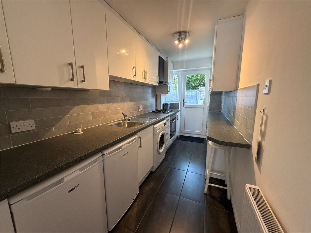 Property photo 2 of 8 Kitchen