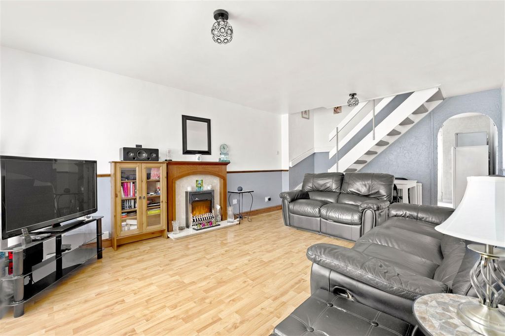 Property photo 3 of 17 03.Jpg