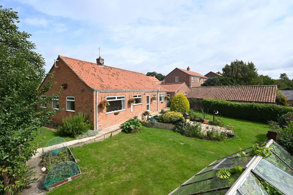 Property photo 3 of 21