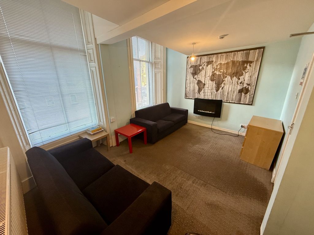 Property photo 1 of 10 Sitting Room