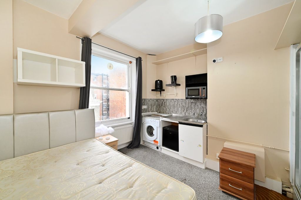 Property photo 1 of 3 Picture No. 08