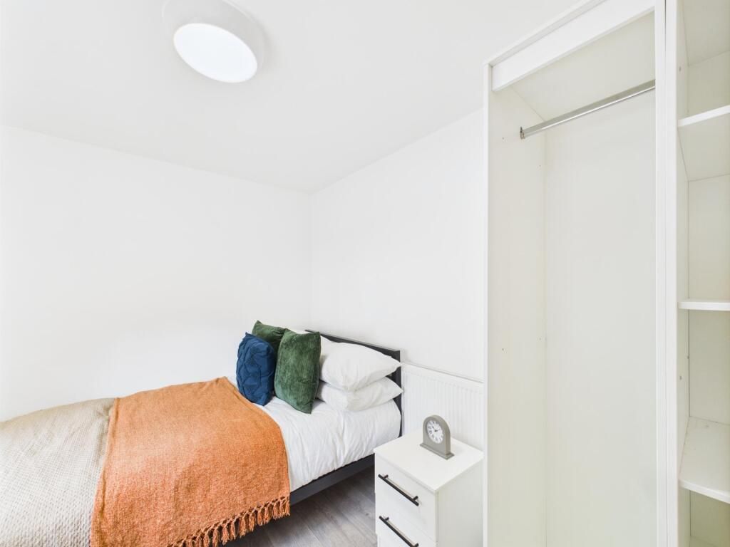 Property photo 1 of 3