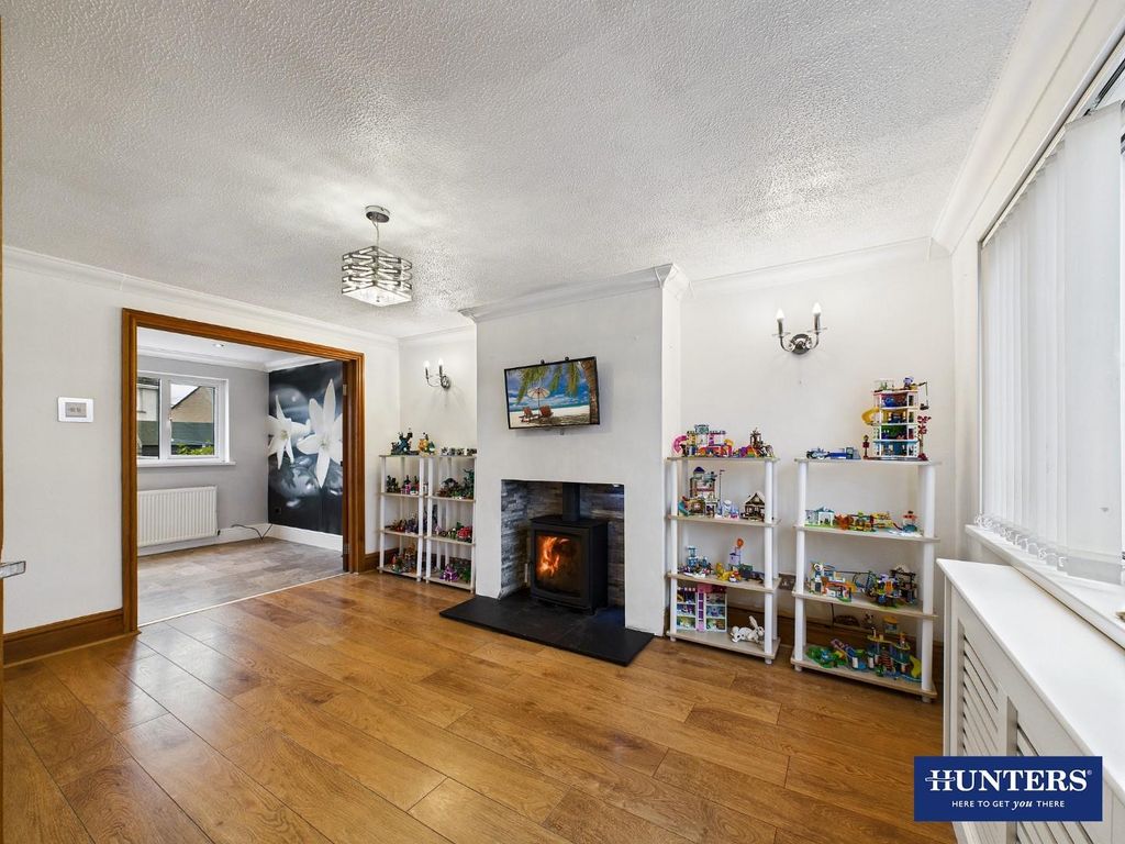 Property photo 2 of 28 Living Room