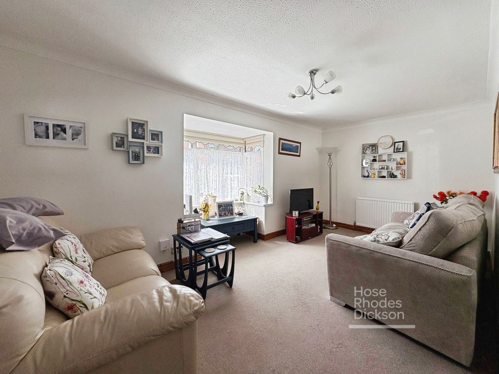Property photo 2 of 14 Living Room