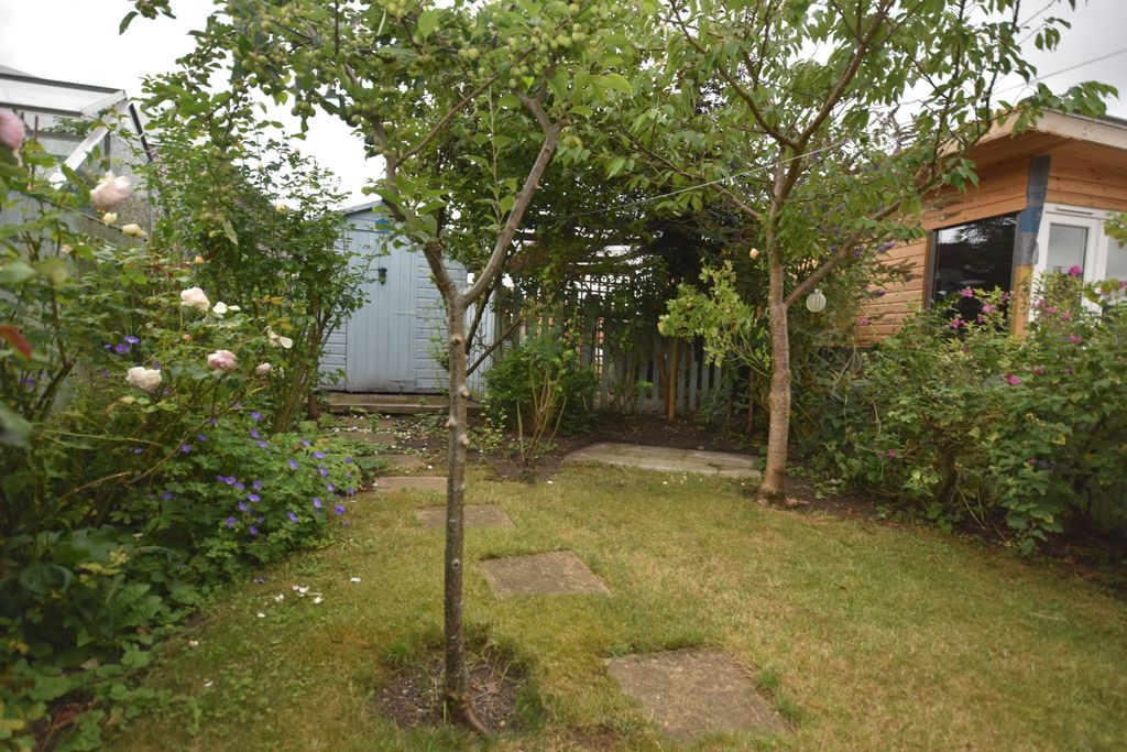 Property photo 2 of 14 Garden