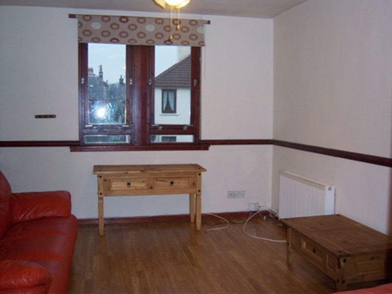 Property photo 2 of 16 Lounge