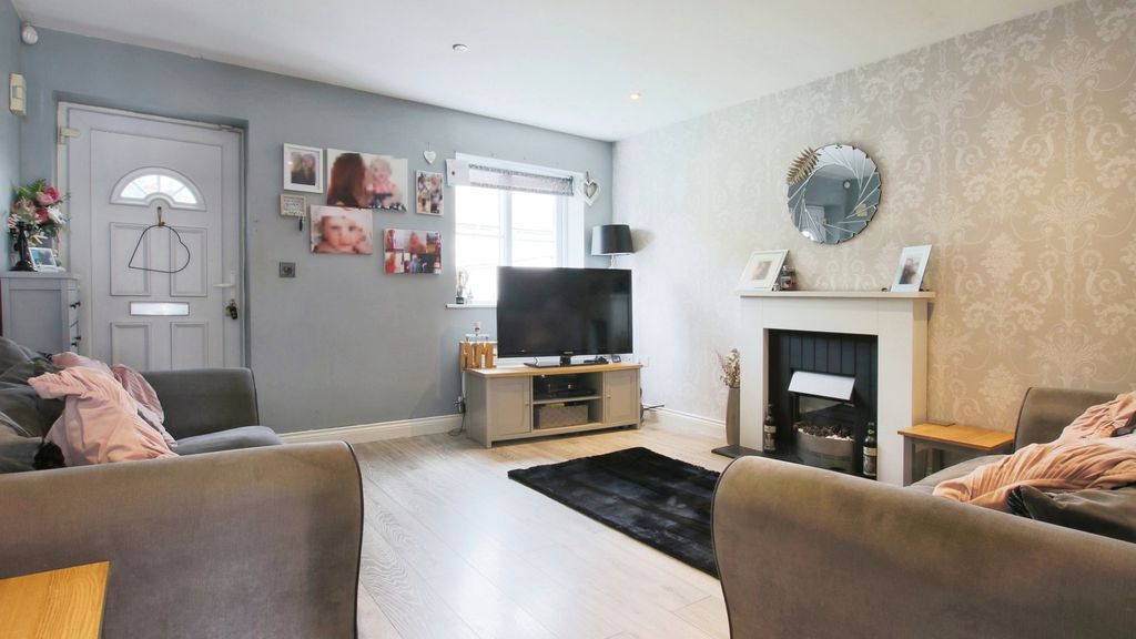 Property photo 3 of 19 3398677