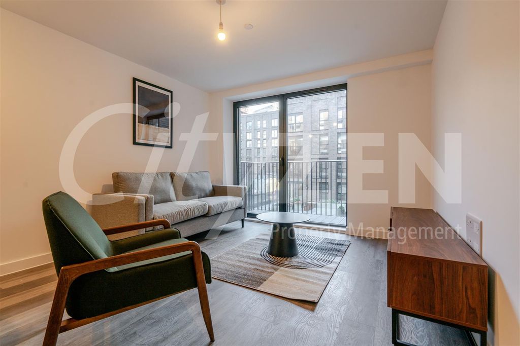 Property photo 1 of 19 Reception