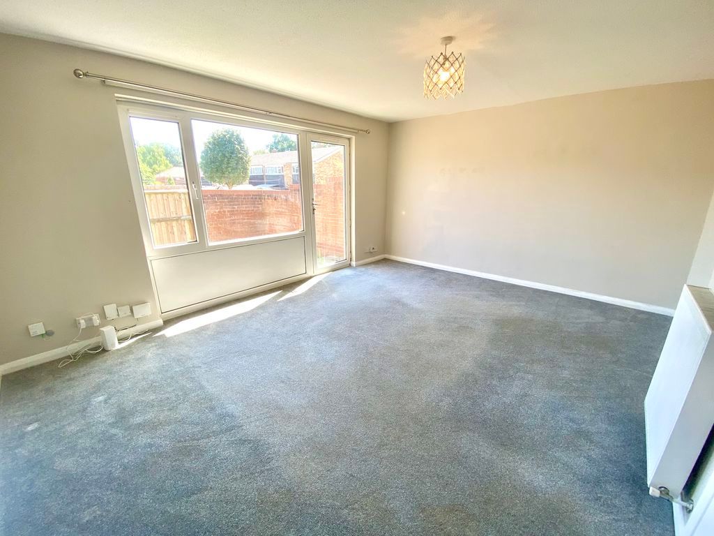 Property photo 2 of 12 Living Room