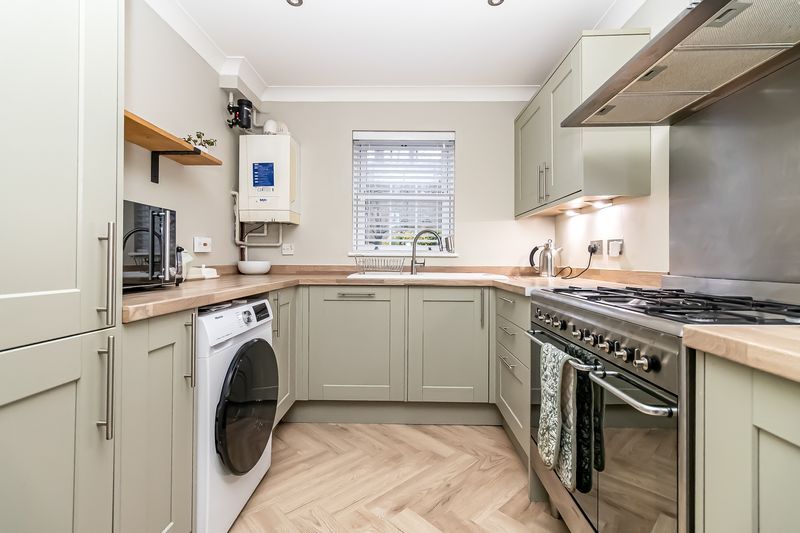 Property photo 2 of 29 .