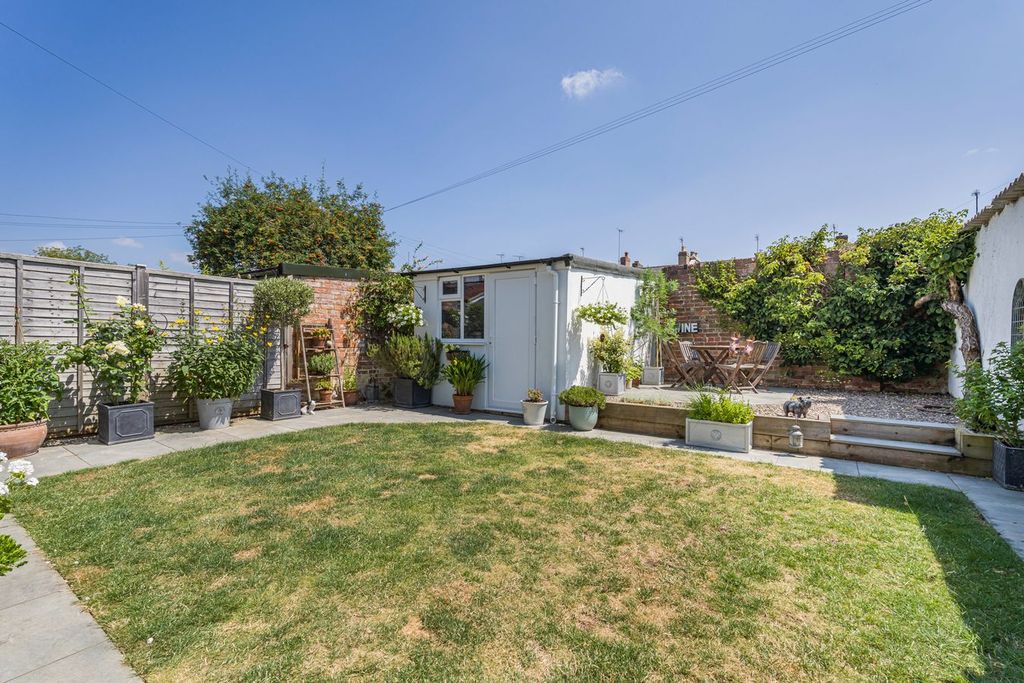 Property photo 2 of 16