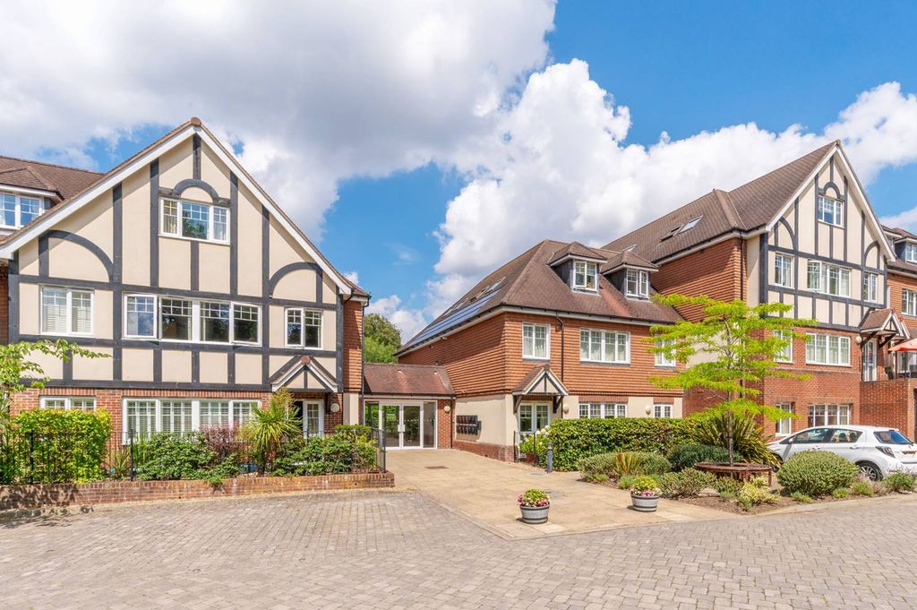 Property photo 1 of 27