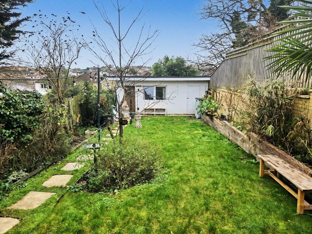 Property photo 3 of 28