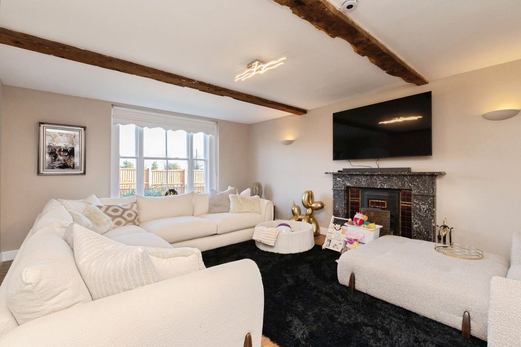 Property photo 3 of 36 Photography