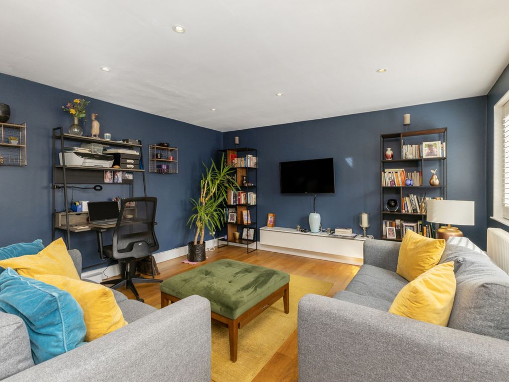 Property photo 3 of 12