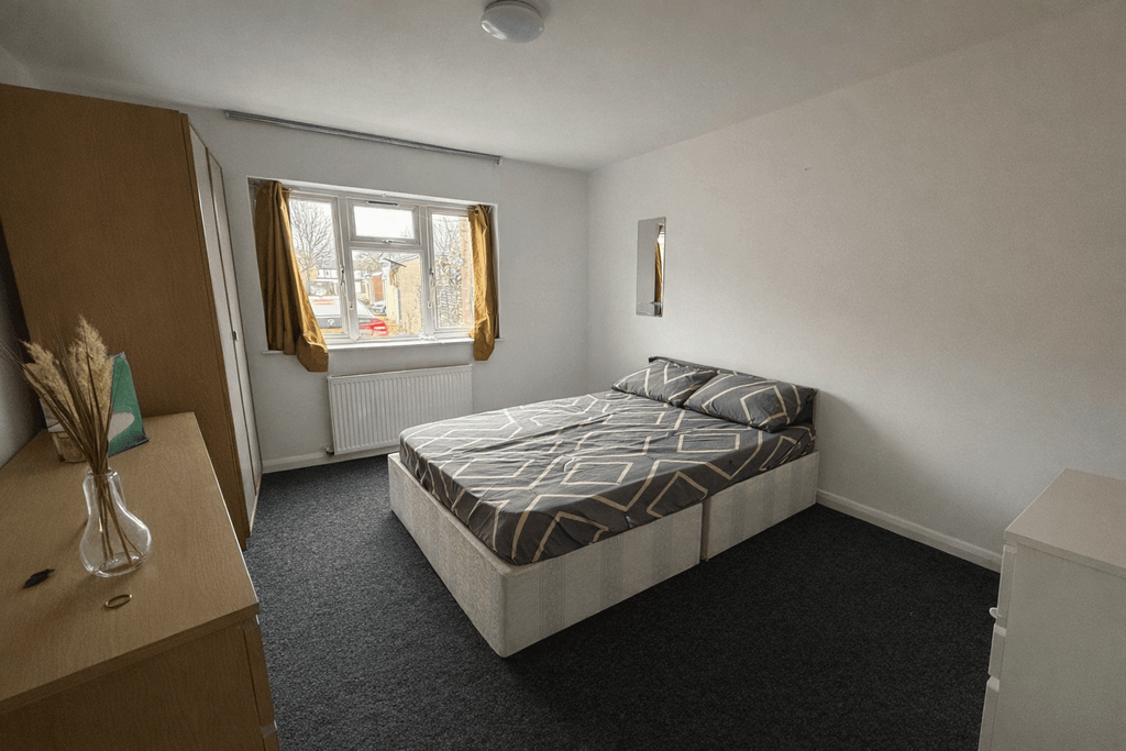 Property photo 2 of 5 Gallery