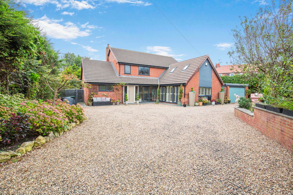 Property photo 1 of 21 Front View