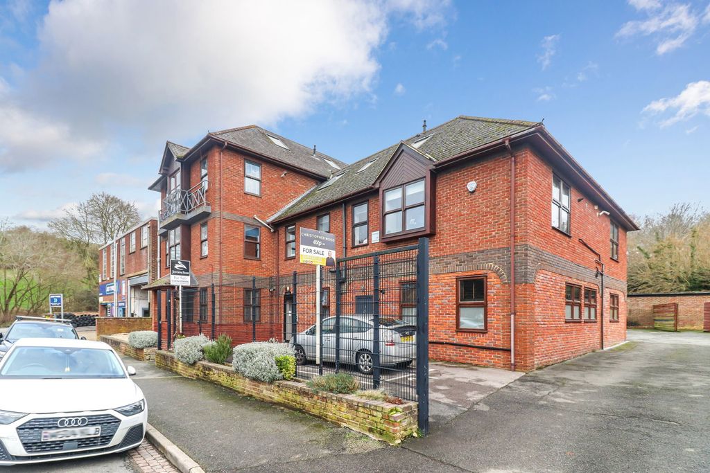Additional image 14 of 2 bed flat for saleNashleigh Court, Severalls Avenue, Chesham HP5
