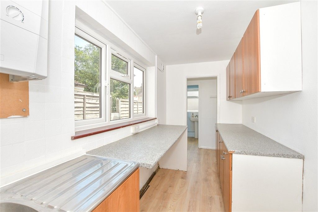 Property photo 2 of 8 Kitchen