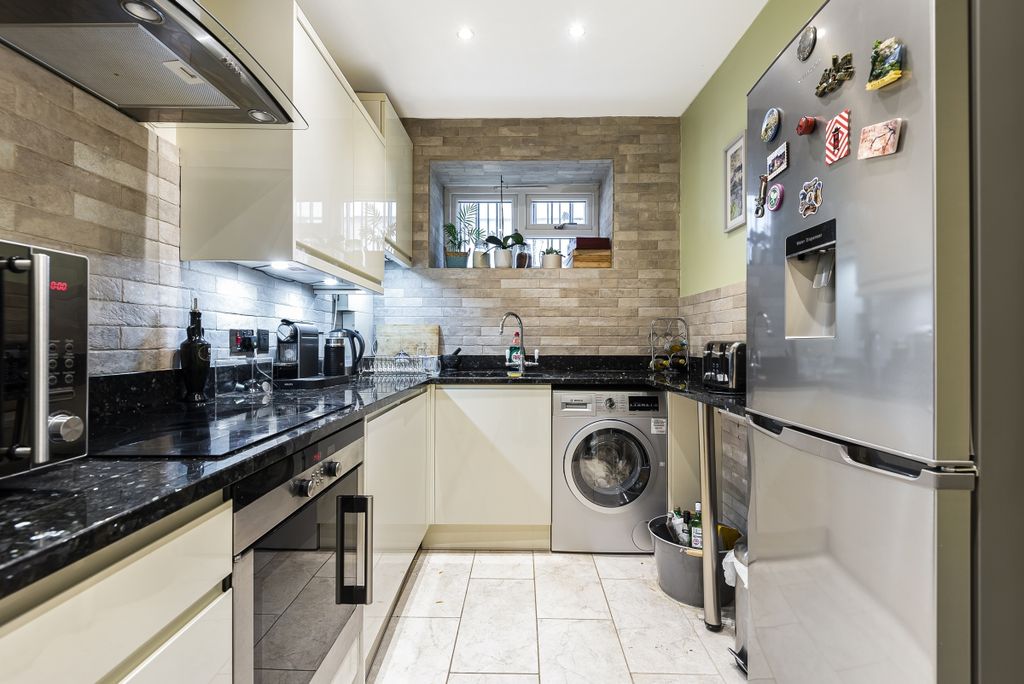 Property photo 1 of 15 654396 (13)