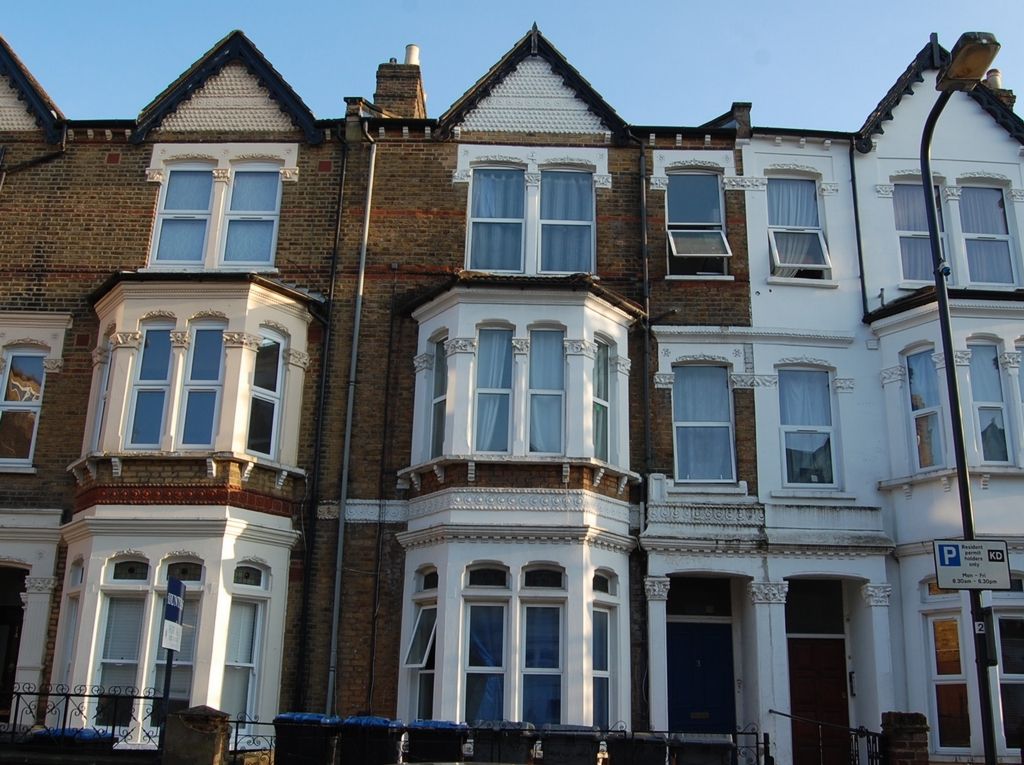 Property photo 3 of 6 Photo 4