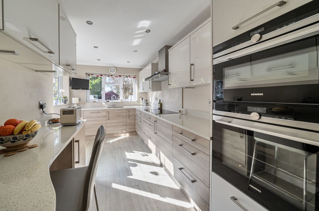 Property photo 3 of 21 1428801-5-69Bc245...