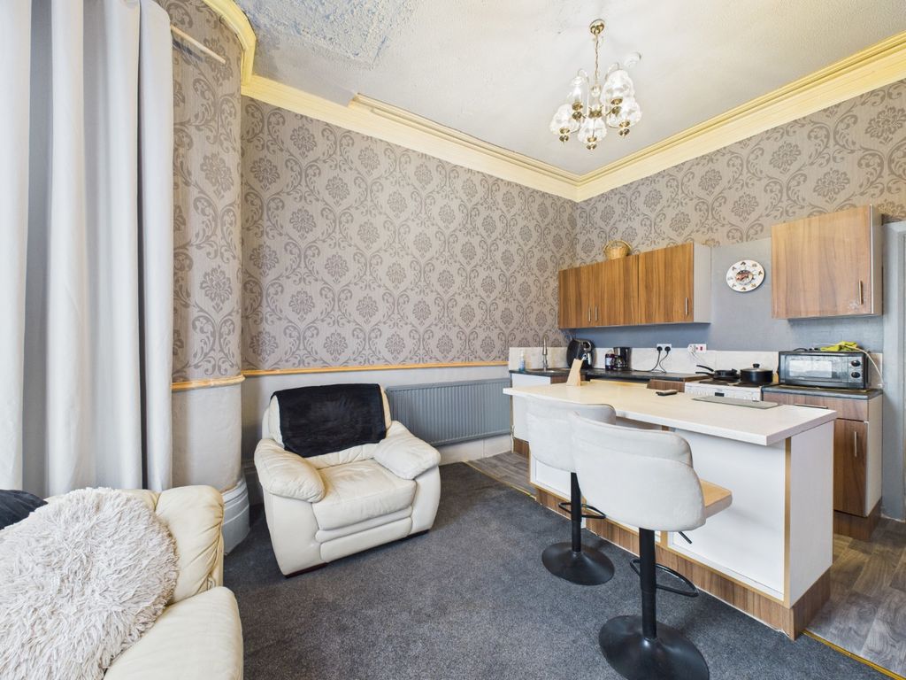 Property photo 2 of 8 4467634