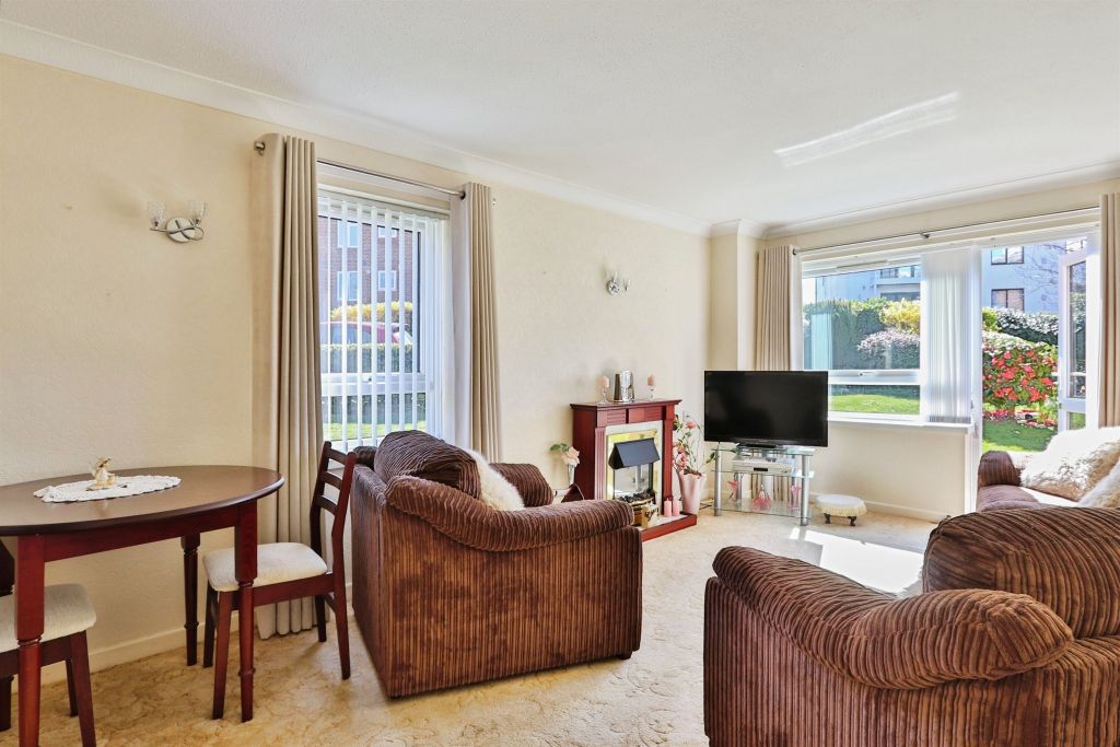Property photo 2 of 13