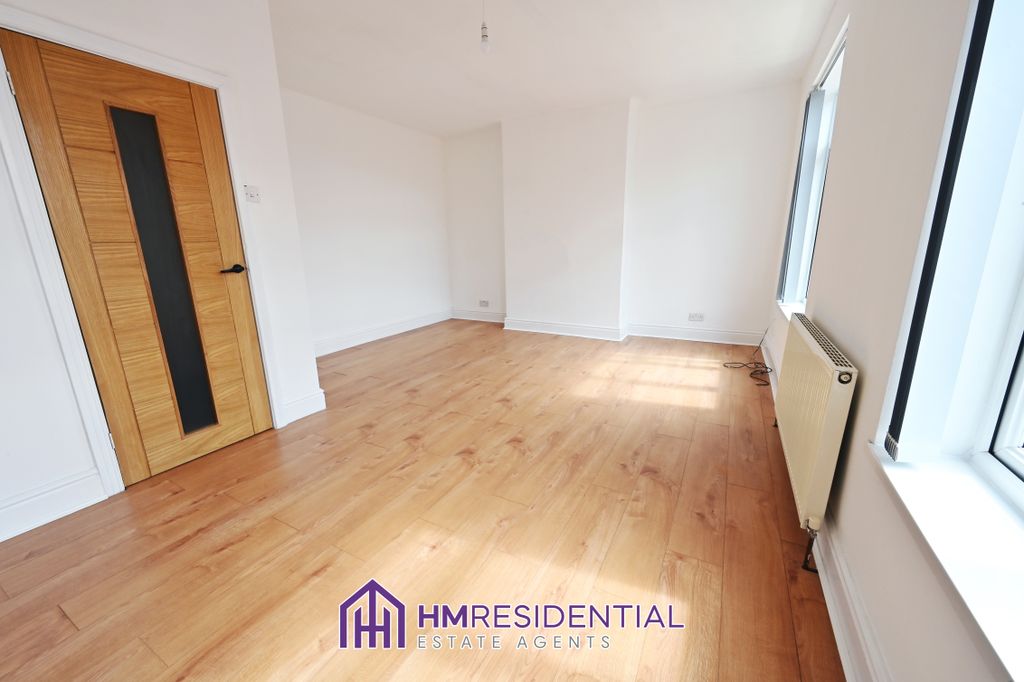 Property photo 2 of 8 Img_4451_2_Original.Jpg