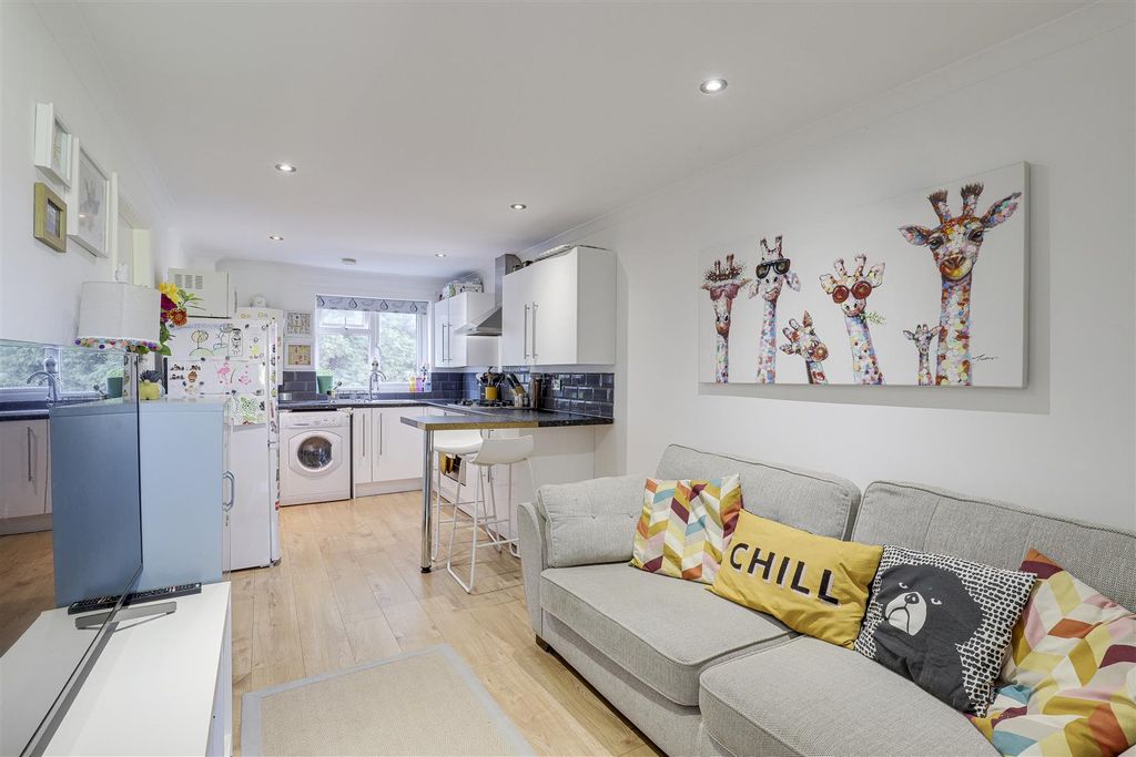 Property photo 2 of 12 234.Jpg