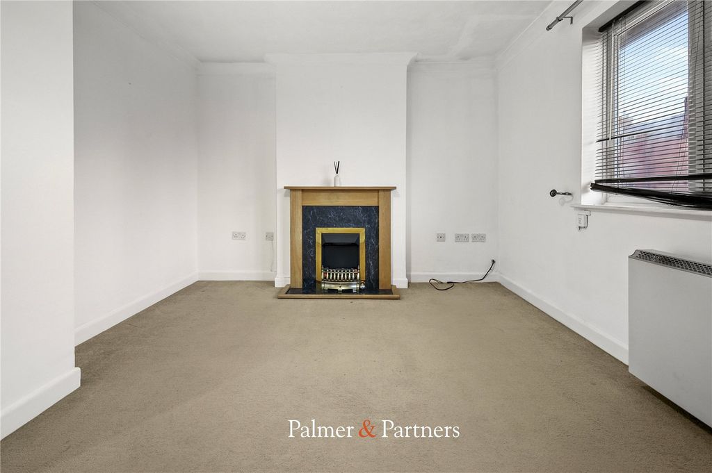 Property photo 2 of 7 Picture No. 12