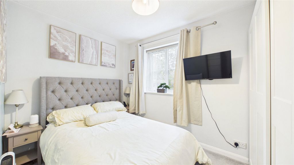 Additional image 7 of 1 bed maisonette for saleLightwater, Surrey GU18