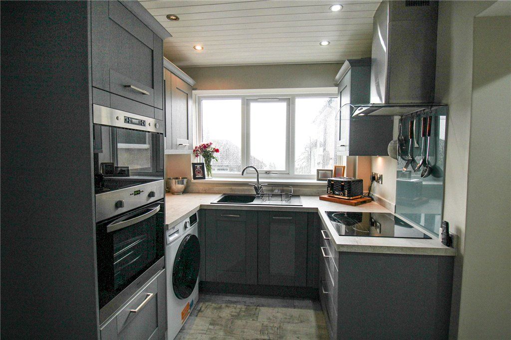 Property photo 3 of 21 Kitchen
