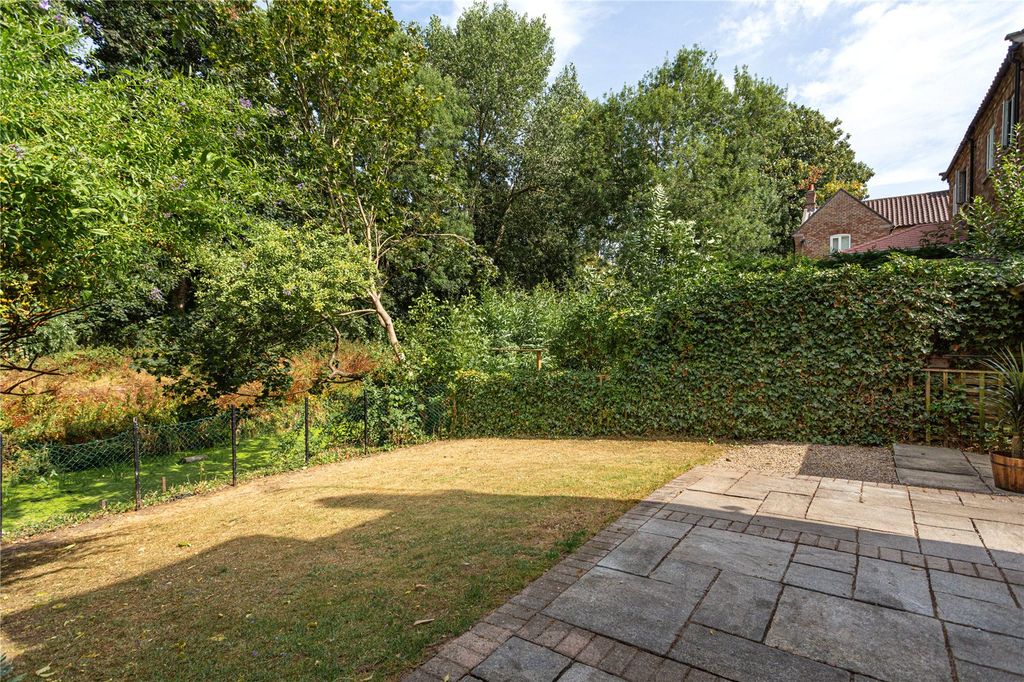 Property photo 2 of 21 Photos