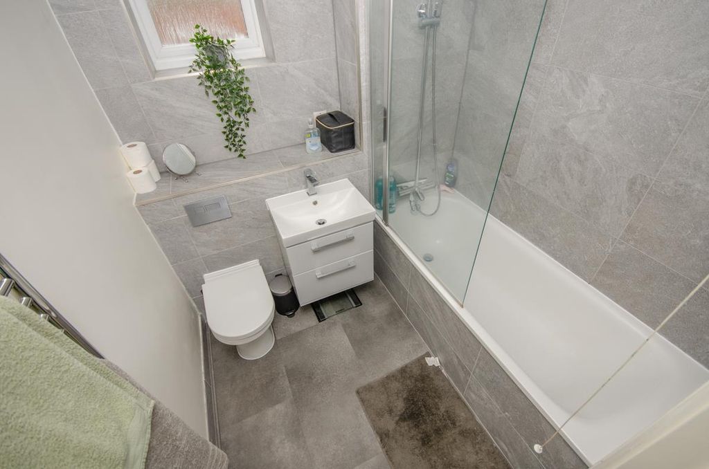 Property photo 3 of 23 Coombe Brook Lodge-13.Jpg