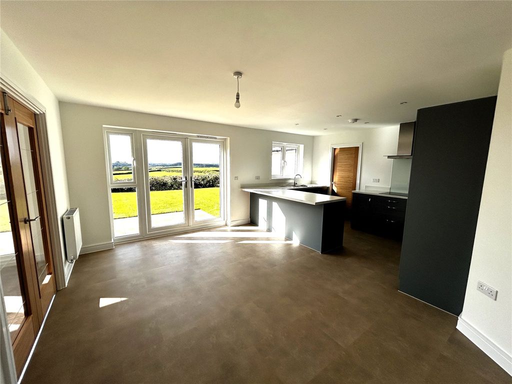 Property photo 3 of 19 Picture No. 07