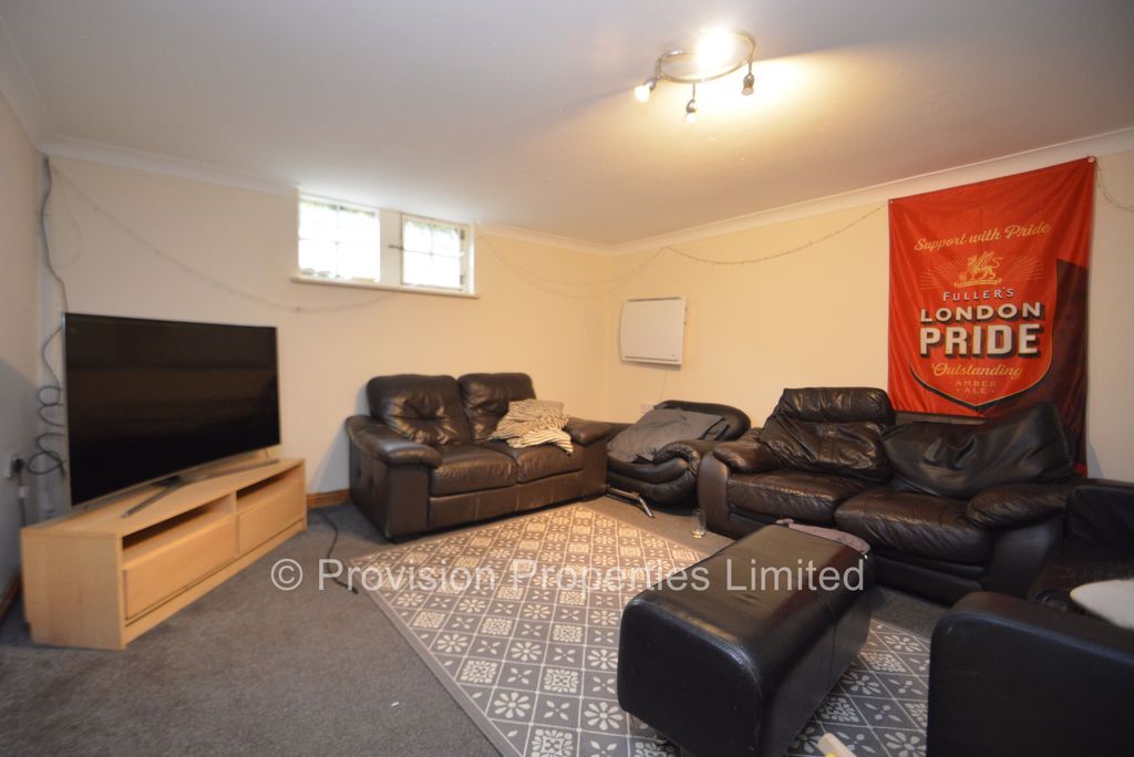 Property photo 3 of 14 Photo