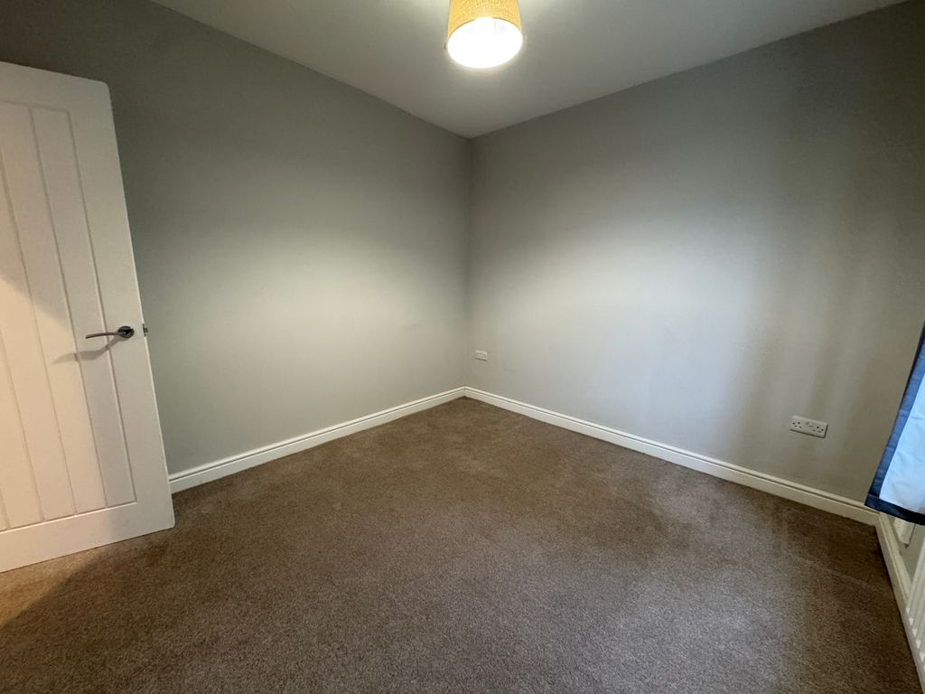 Property photo 2 of 8 Bedroom 1