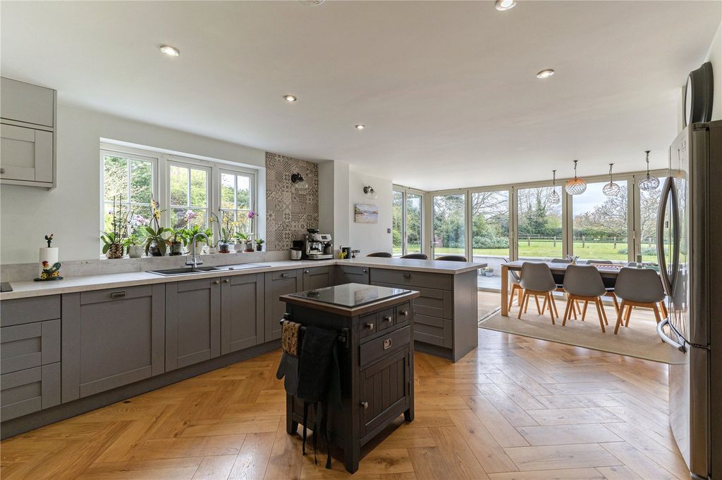 Property photo 2 of 22 Kitchen