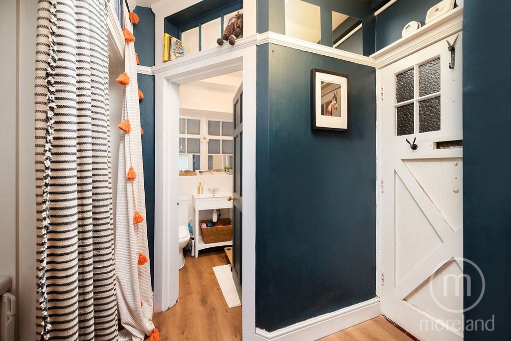 Property photo 3 of 10 5050703