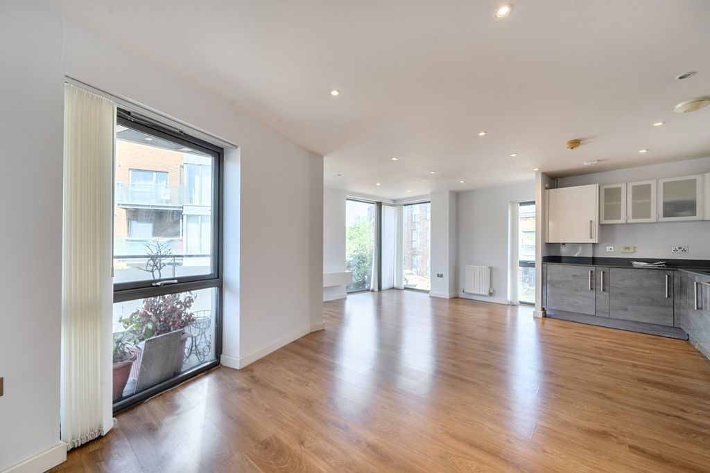 Property photo 3 of 21 1466053-1-6A158B6...