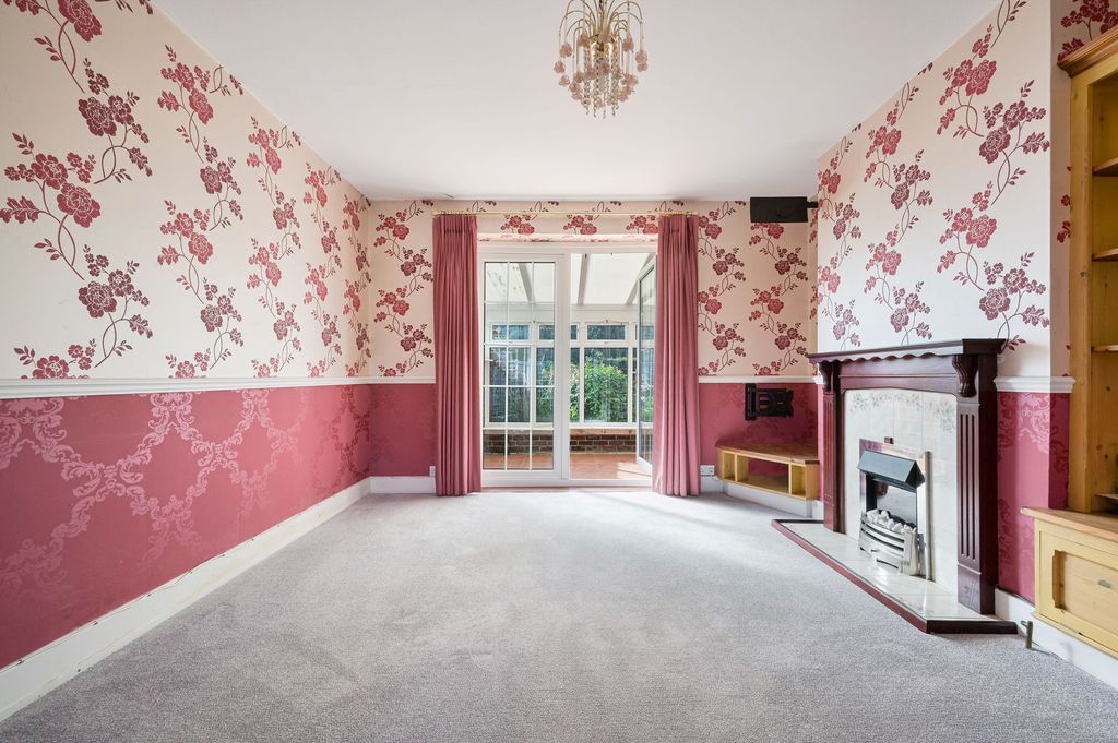 Property photo 3 of 17