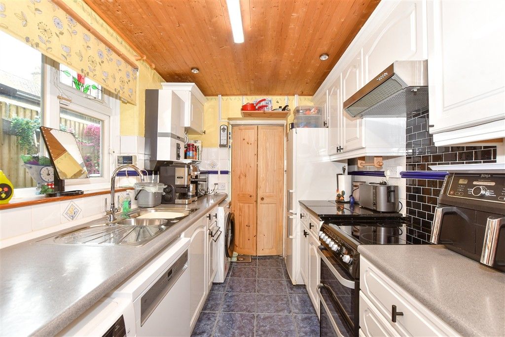 Property photo 3 of 12 Kitchen