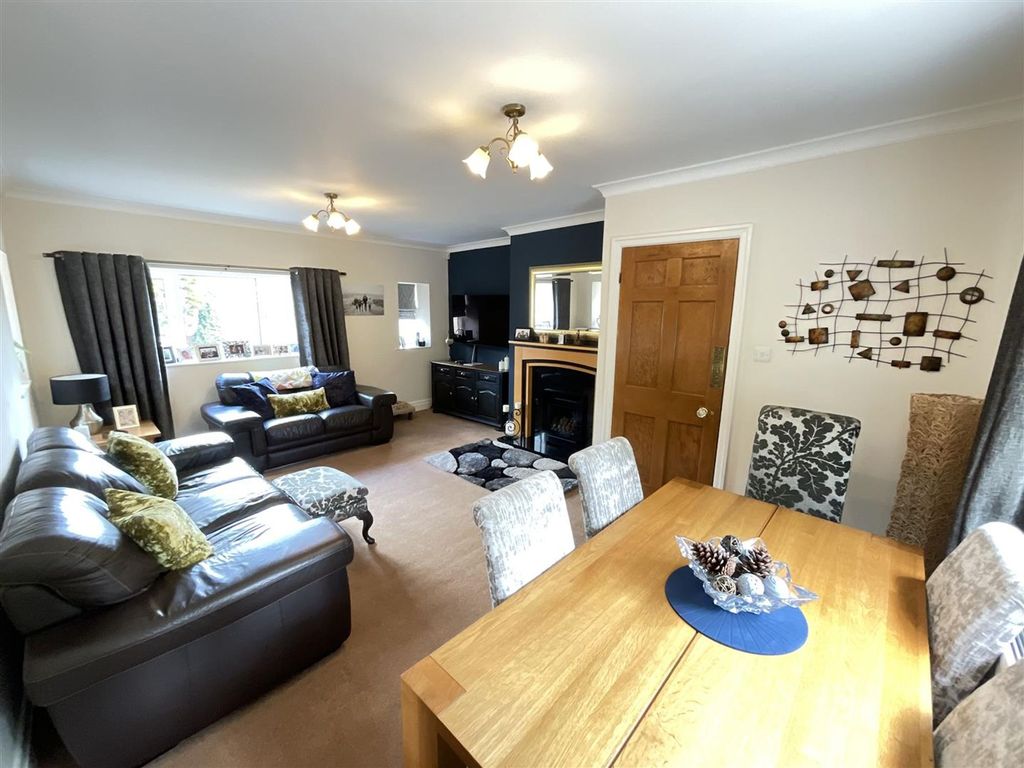 Property photo 2 of 28 7A5Af3Db-7165-4E3C-Aed2-589Cdafda61B.Jpeg