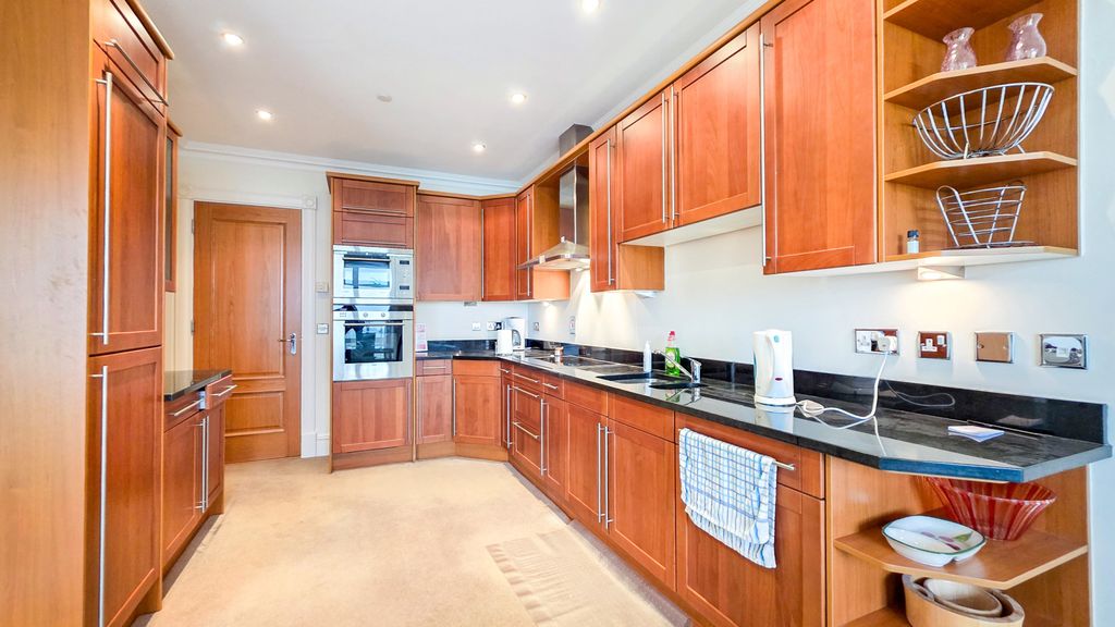 Additional image 8 of 1 bed flat for saleApt. 12 Majestic Apartments, King Edward Road, Onchan IM3