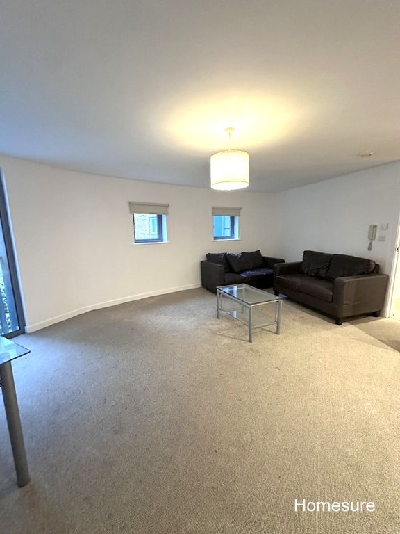 Property photo 1 of 7 Living Room