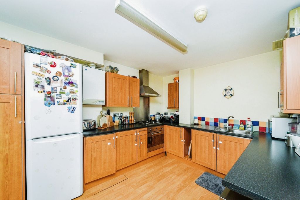 Property photo 3 of 8