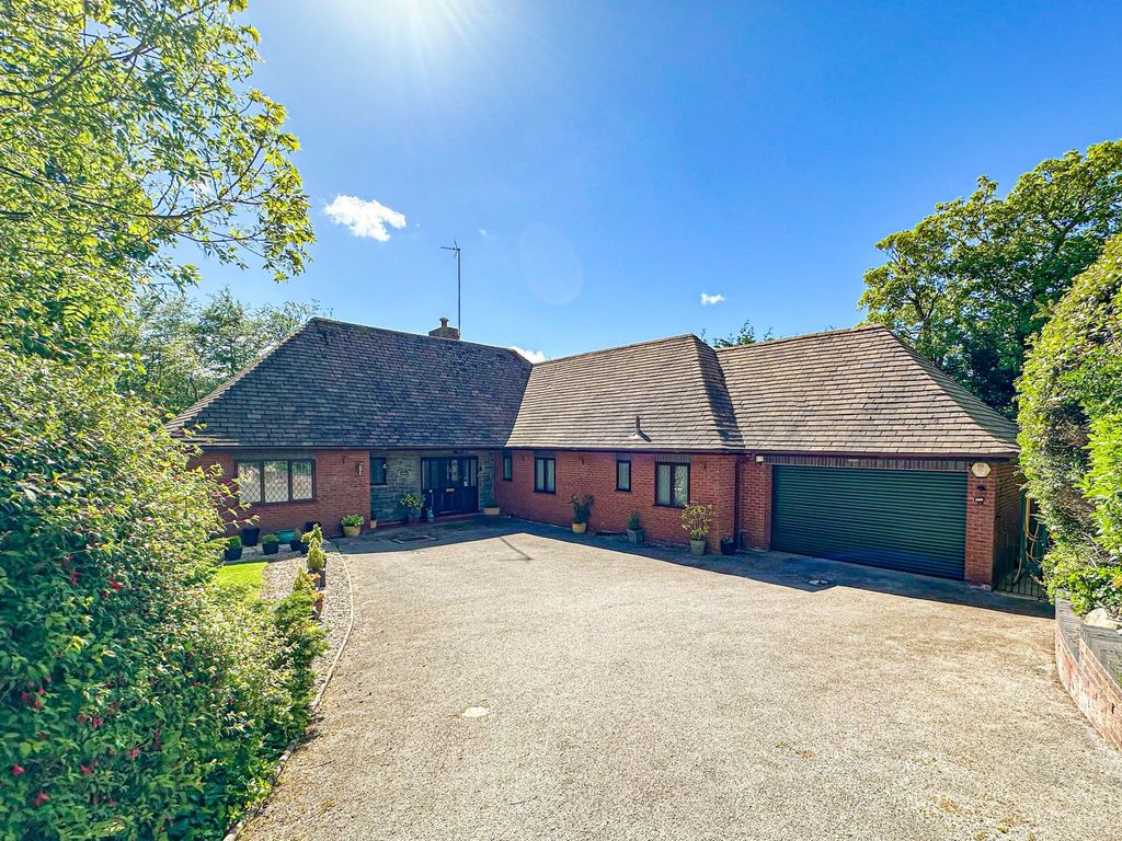 Property photo 1 of 32